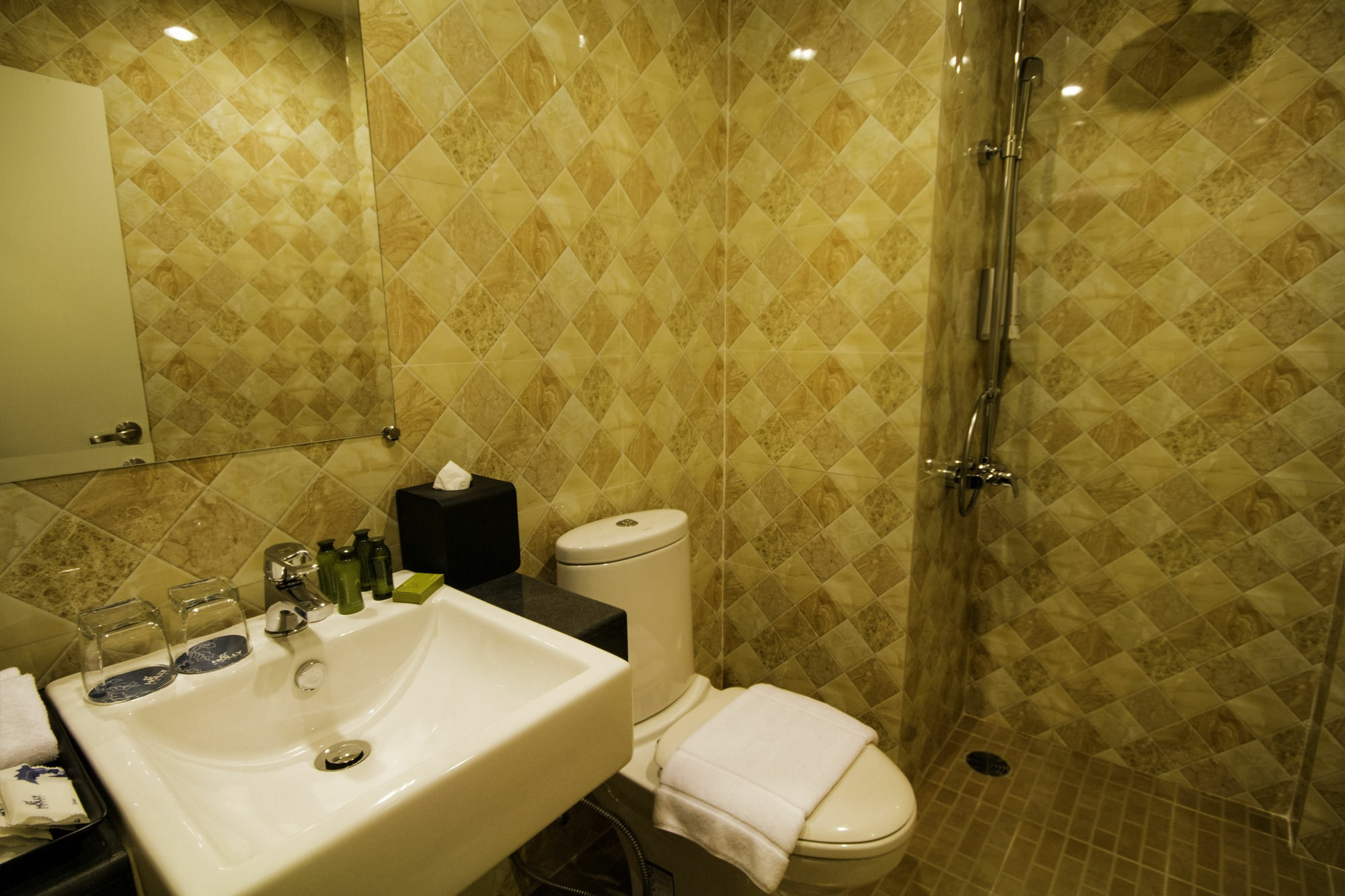 Holly Hotel Myanmar Yangon Exterior foto