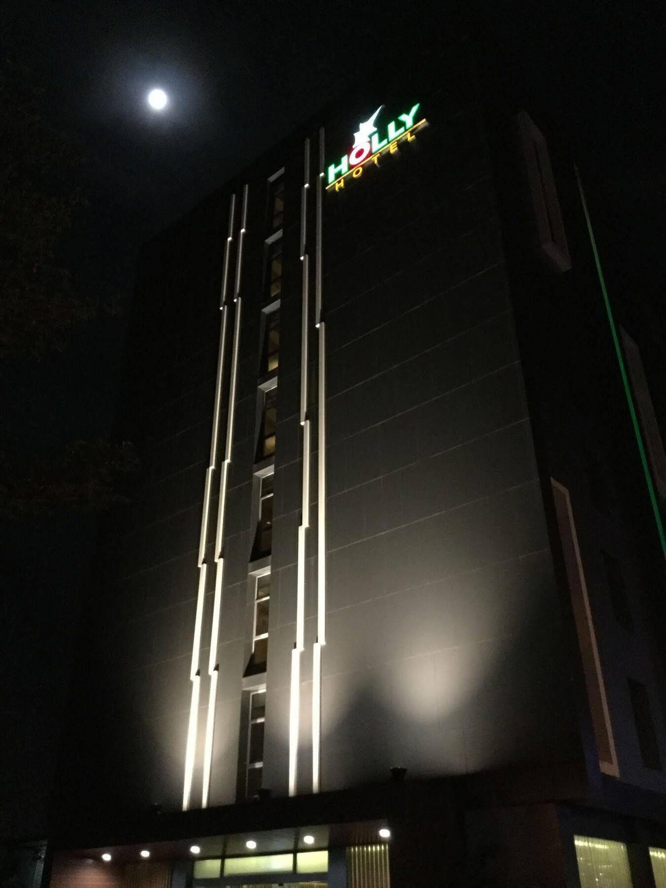 Holly Hotel Myanmar Yangon Exterior foto