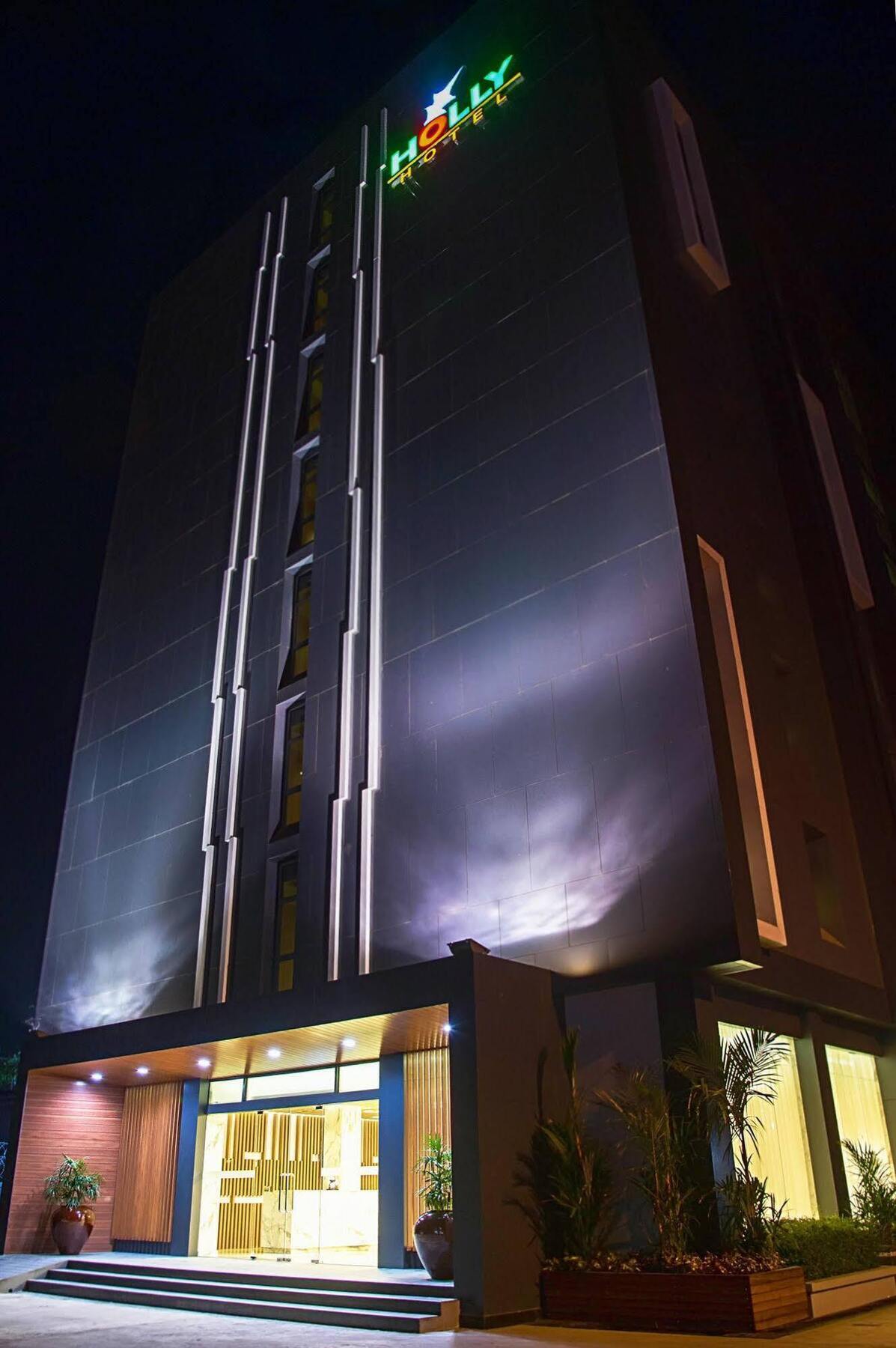 Holly Hotel Myanmar Yangon Exterior foto